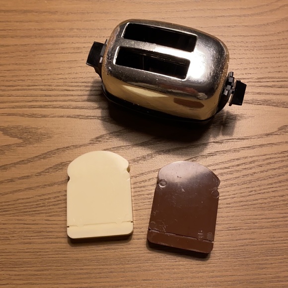 Vintage Kitchen Vintage Toaster Salt And Pepper Shaker Poshmark